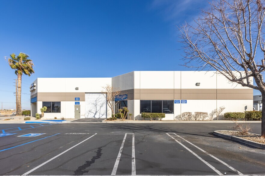 More Photos Of 608 E Rancho Vista Blvd, Palmdale Service For Sale