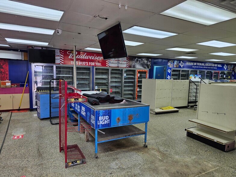 More Photos Of 7019 Branching Ct, San Antonio Convenience Store For Lease