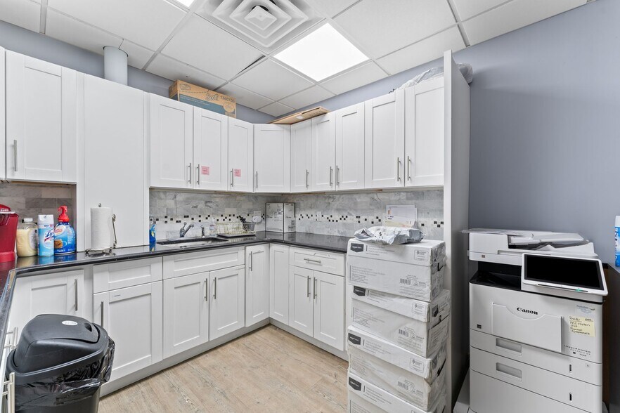 More Photos Of 1115 Clifton Ave, Clifton Medical For Lease