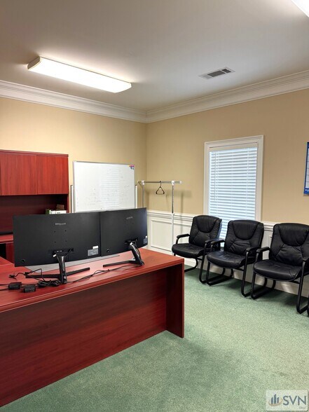 More Photos Of 37 W Fairmont Ave, Savannah Office For Lease
