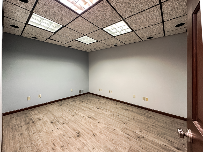 More Photos Of 2014 S Calhoun St, Fort Wayne Manufacturing For Sale