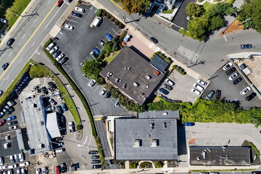 More Photos Of 2455 Central Park Ave, Yonkers Storefront Retail Office For Lease