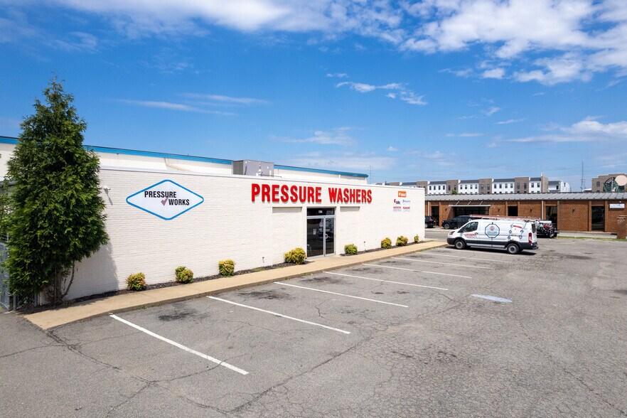 More Photos Of 1704 Roseneath Rd, Richmond Warehouse For Sale