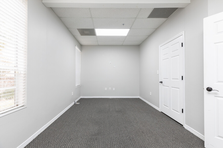 More Photos Of 159 Lookout Pl, Maitland Office For Sale