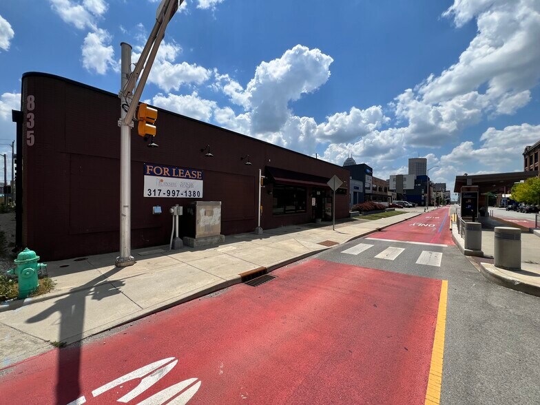 More Photos Of 835 N Capitol Ave, Indianapolis Light Distribution For Lease
