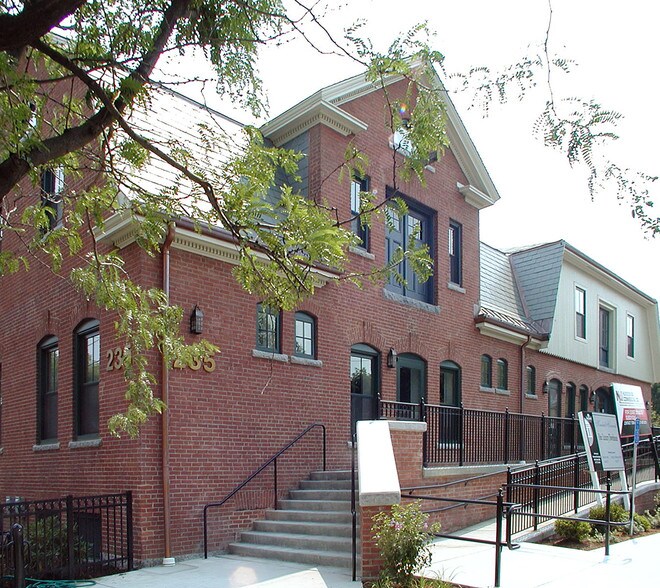 More Photos Of 235-237 Cypress St, Brookline Medical For Lease