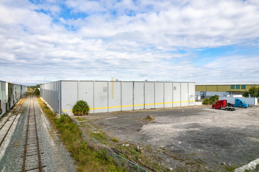 More Photos Of 5802 N 54th St, Tampa Unknown For Lease