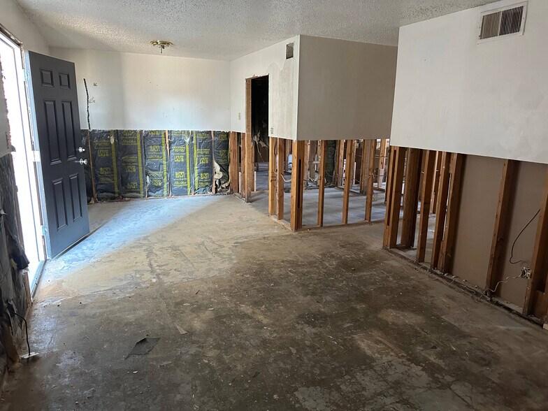 More Photos Of 2302 NW 38th St, Lawton Apartments For Sale