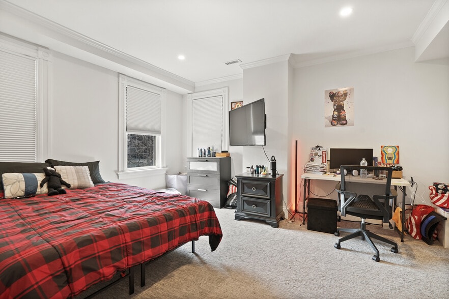 More Photos Of 24 Hoyt St, Stamford Apartments For Sale