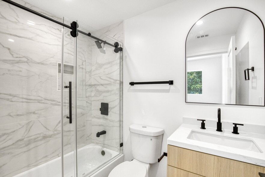 More Photos Of 10826 Hesby St, North Hollywood Apartments For Sale