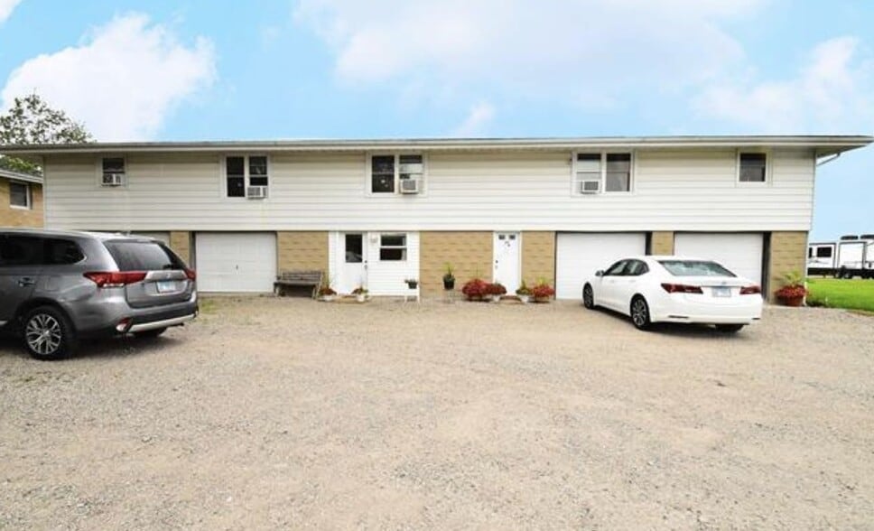 Primary Photo Of 517 E Monroe St, Metamora Multifamily For Sale