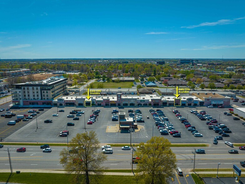 Primary Photo Of 1300-1354 E Battlefield St, Springfield General Retail For Lease