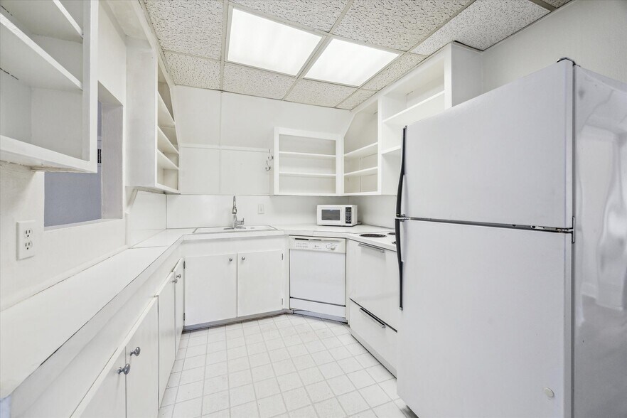 More Photos Of 2039 South Blvd, Houston Apartments For Sale