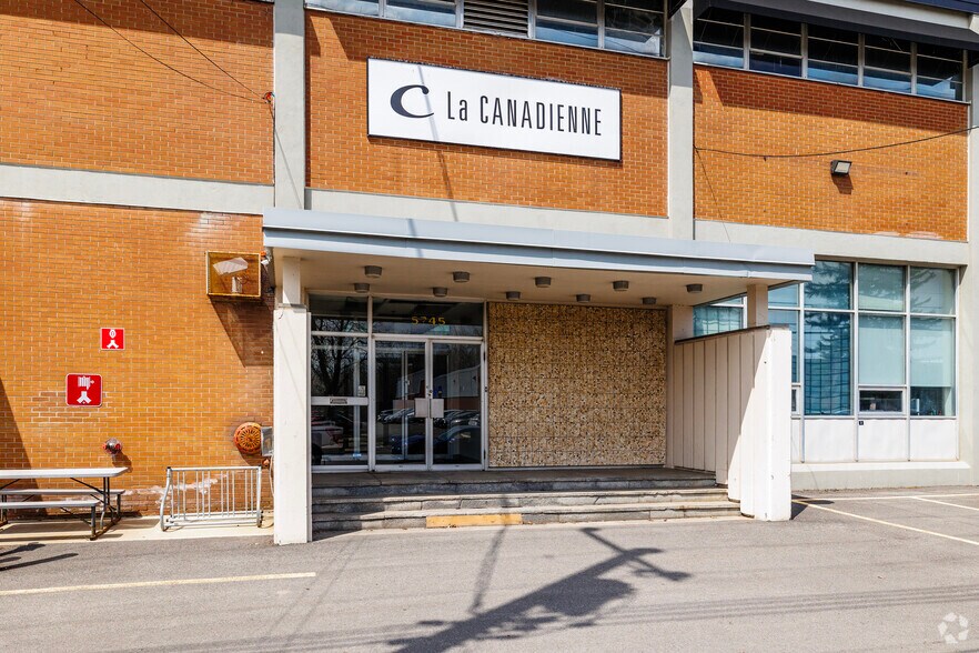More Photos Of 5745 Rue Paré, Mt Royal Manufacturing For Lease