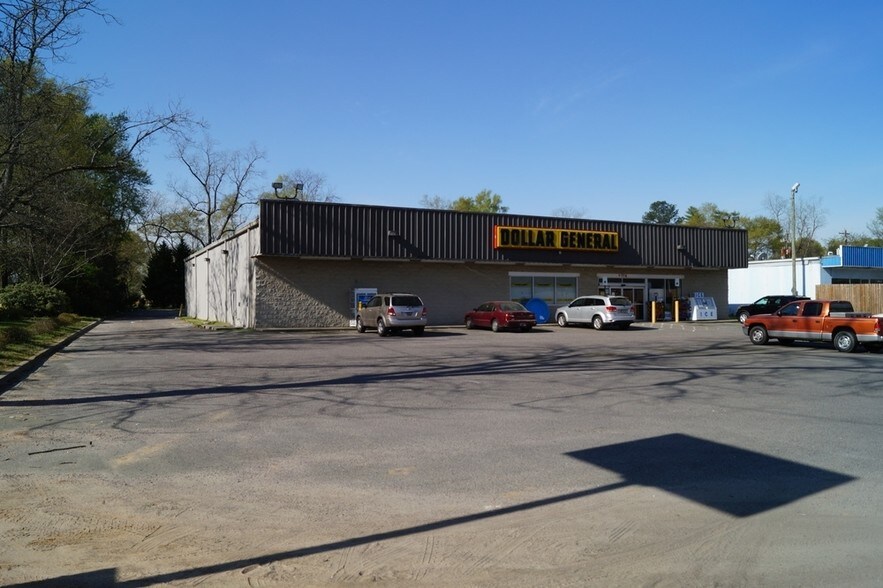 More Photos Of 383 Lee St, Johnston Freestanding For Lease