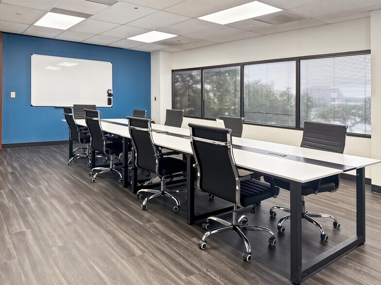 More Photos Of 8918 Tesoro Dr, San Antonio Coworking Space