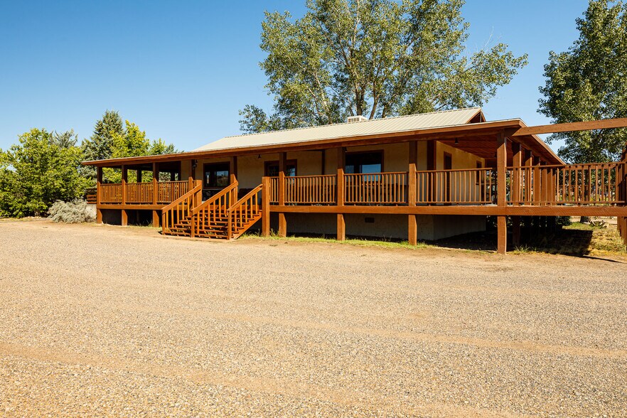 More Photos Of 2040 Long Rd Cyn, Kanab Freestanding For Sale