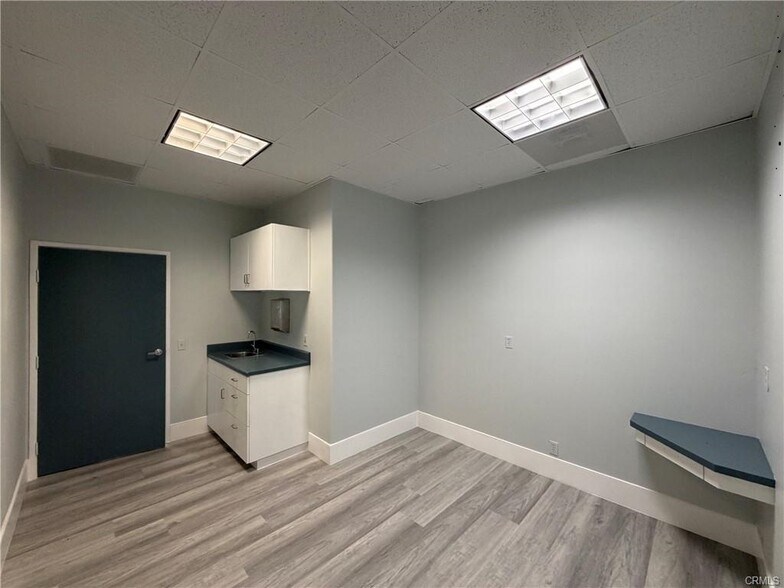 More Photos Of 18387 US Highway 18, Apple Valley Storefront Retail Office For Sale