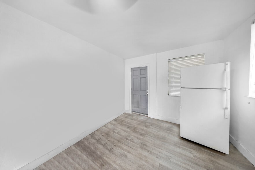 More Photos Of 943 SW 9th Ave, Miami Apartments For Sale