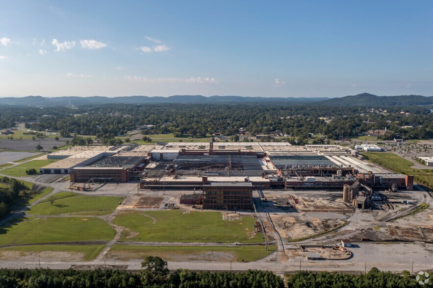 More Photos Of 922 E Meighan Blvd, Gadsden Manufacturing For Sale