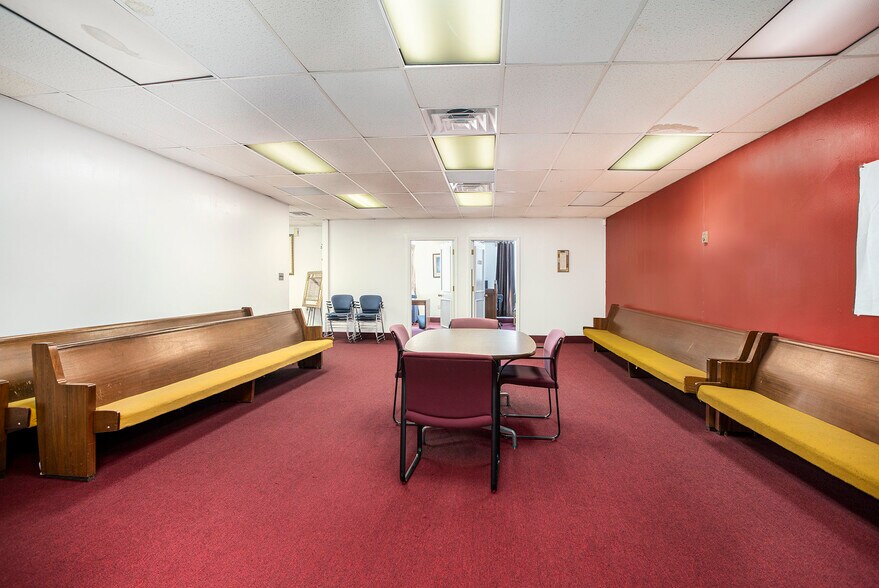 More Photos Of 135 N Church St, Kalamazoo Office Residential For Sale