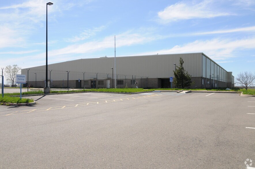 More Photos Of 5050 Arboga Rd, Olivehurst Distribution For Lease