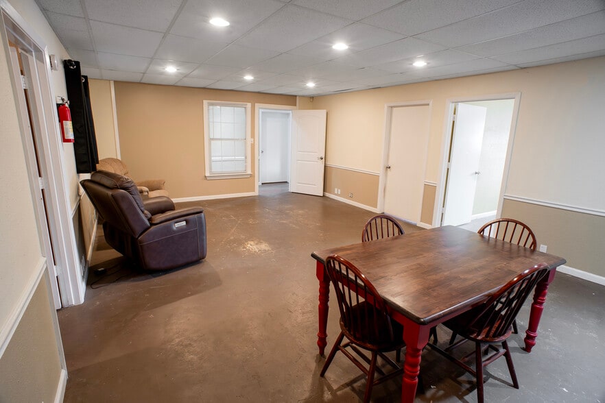 More Photos Of 910 Brenda St, Houston Warehouse For Sale