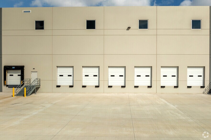 More Photos Of 3000 Mark IV Pky, Fort Worth Unknown For Lease