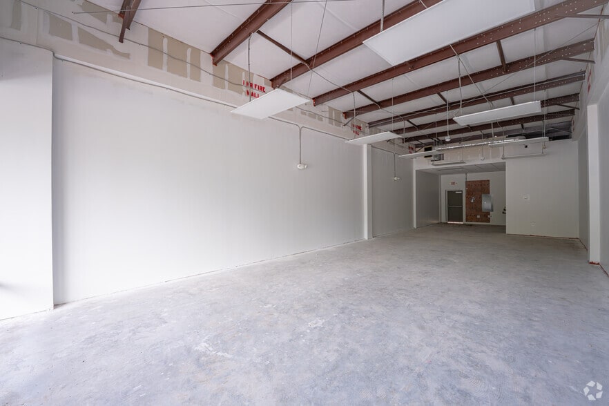 More Photos Of 12100 Collegiate Way, Orlando Unknown For Lease