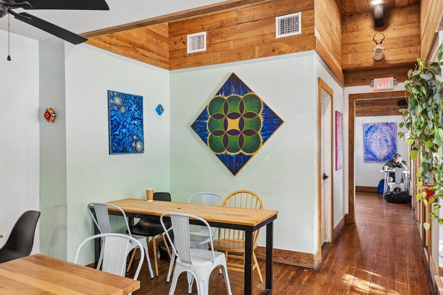 More Photos Of 217 W Hopkins St, San Marcos Restaurant For Sale