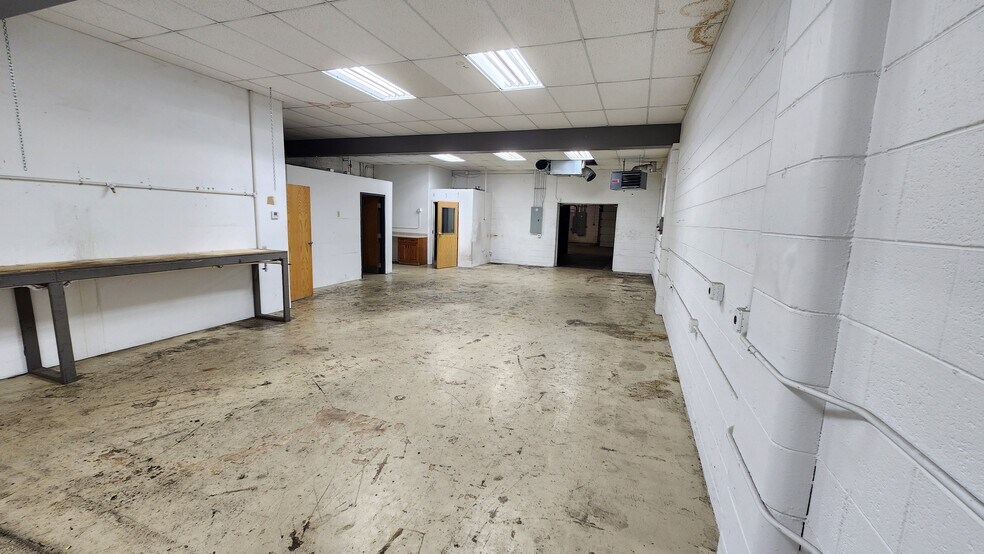 More Photos Of 8421 Center Dr, Spring Lake Park Research And Development For Lease