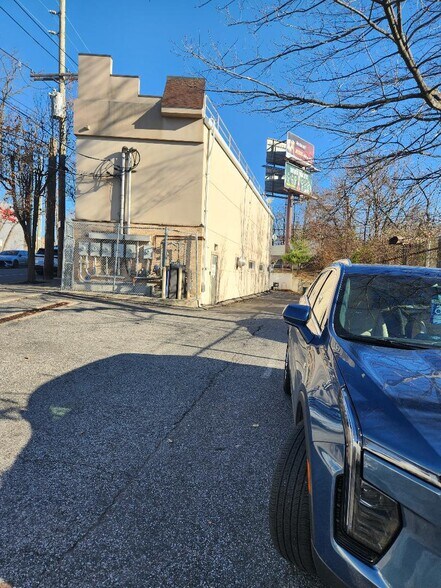 More Photos Of 24 Ellis St, Staten Island Storefront Retail Office For Sale