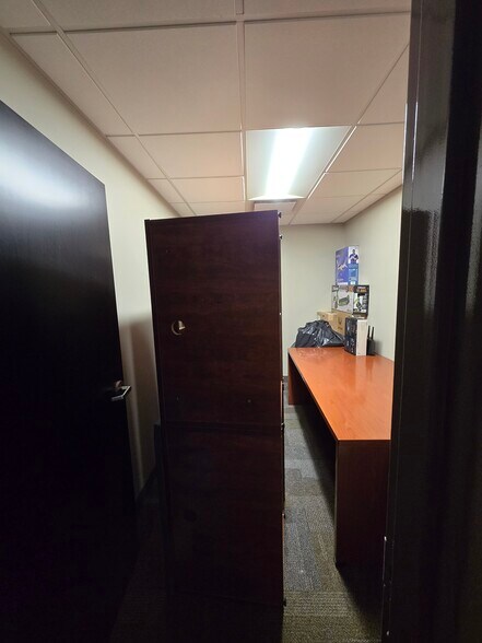 More Photos Of 2807 Sable Mill Rd, Jeffersonville Distribution For Lease