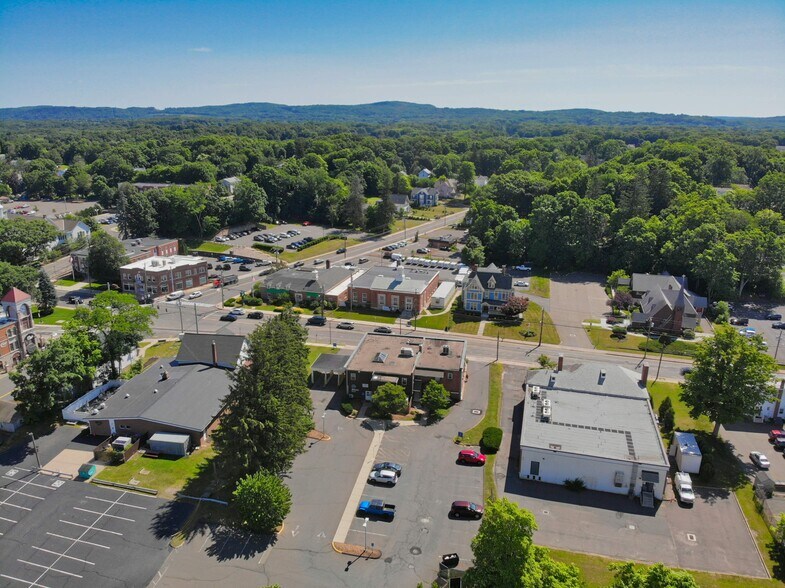 More Photos Of 132 Main St, Southington Bank For Lease