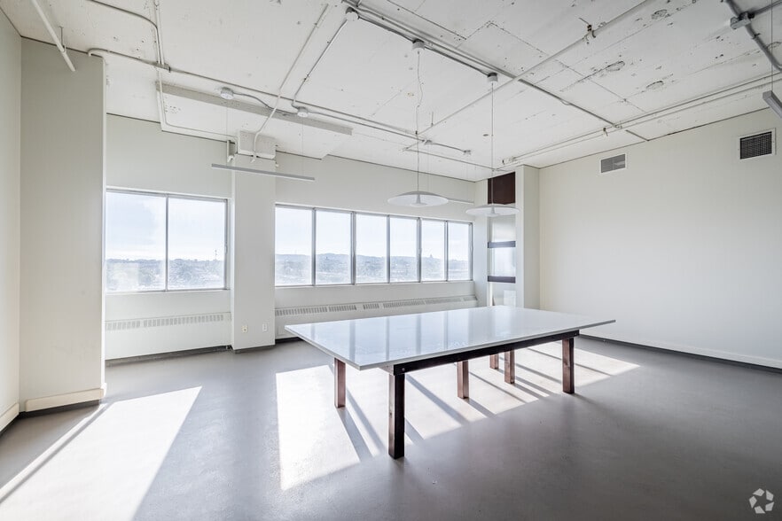 More Photos Of 225 Rue Chabanel O, Montréal Loft Creative Space For Lease