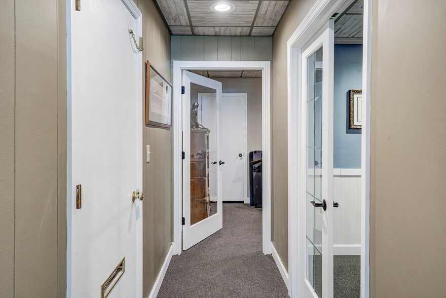 More Photos Of 707 E Elk Ave, Elizabethton Storefront Retail Office For Sale