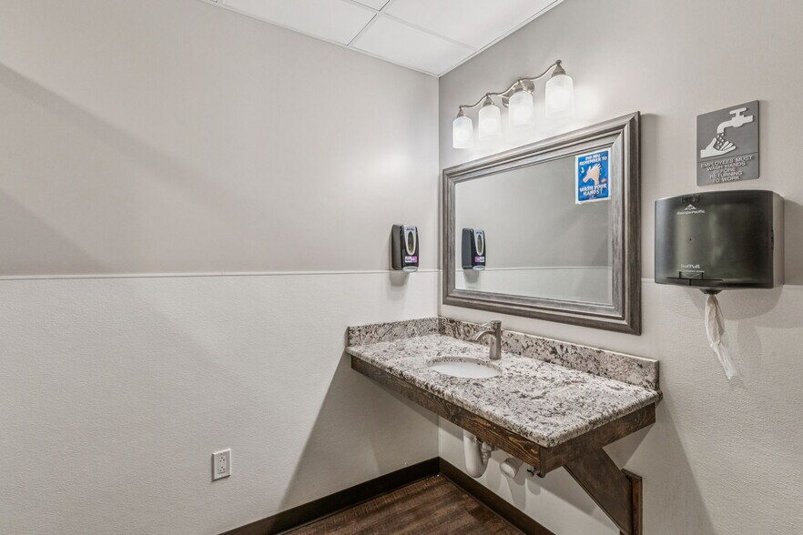 More Photos Of 1720 North Ridge Rd, Findlay General Retail For Sale