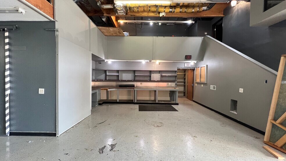 More Photos Of 1848 W 11th St, Upland Warehouse For Lease