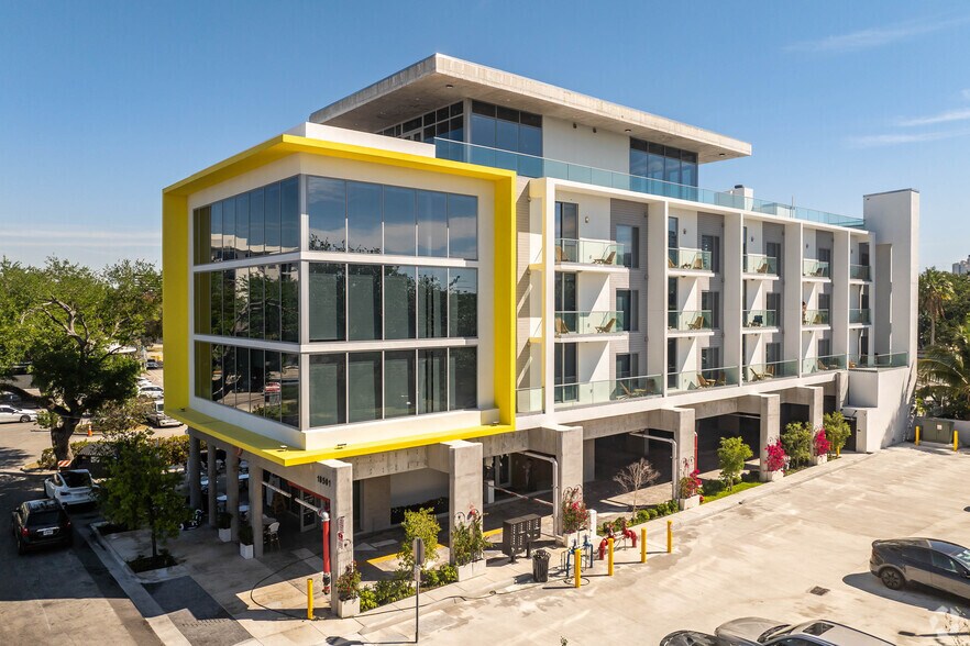 Primary Photo Of 18501 NE 25th Ct, North Miami Beach Apartments For Lease