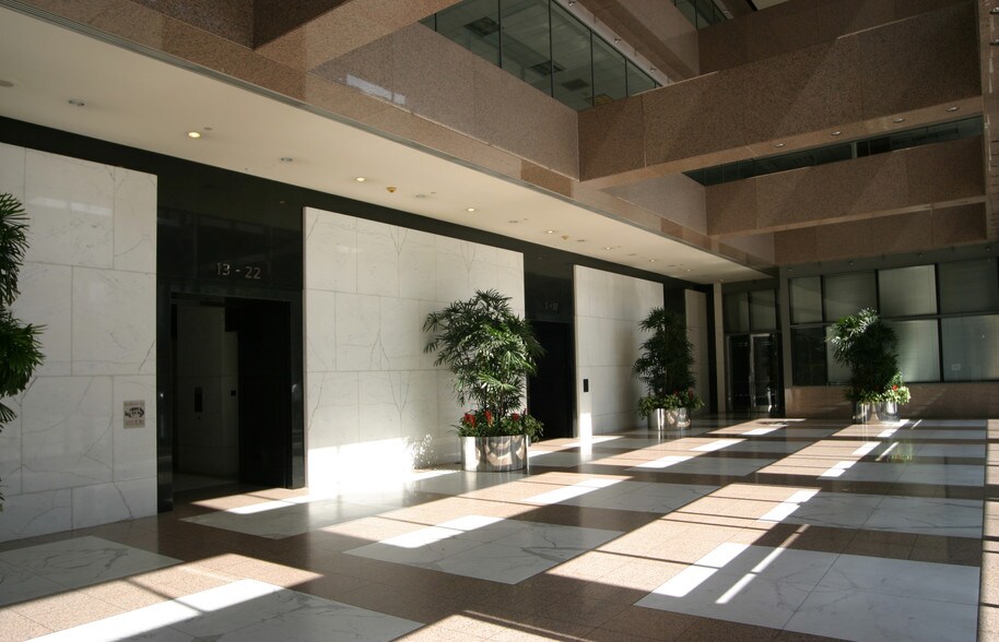 More Photos Of 801 S Grand Ave, Los Angeles Office For Lease