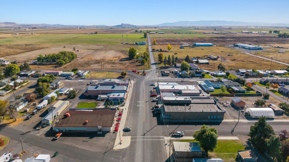 More Photos Of 2126 Broadway st, Malin Sports And Entertainment For Sale