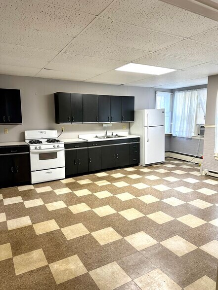 More Photos Of 862 Iron Ridge Rd, Spring Grove Apartments For Sale