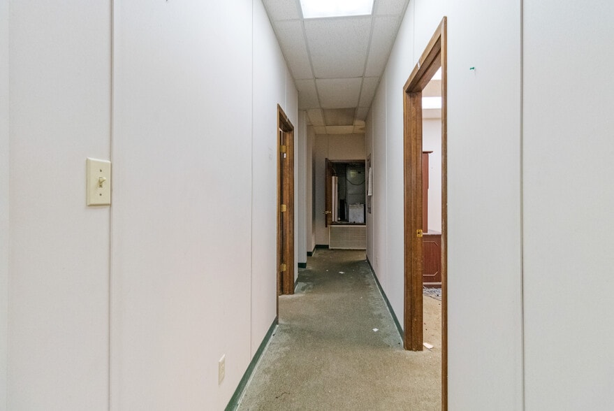 More Photos Of 214 N School St, Winfield Light Distribution For Sale