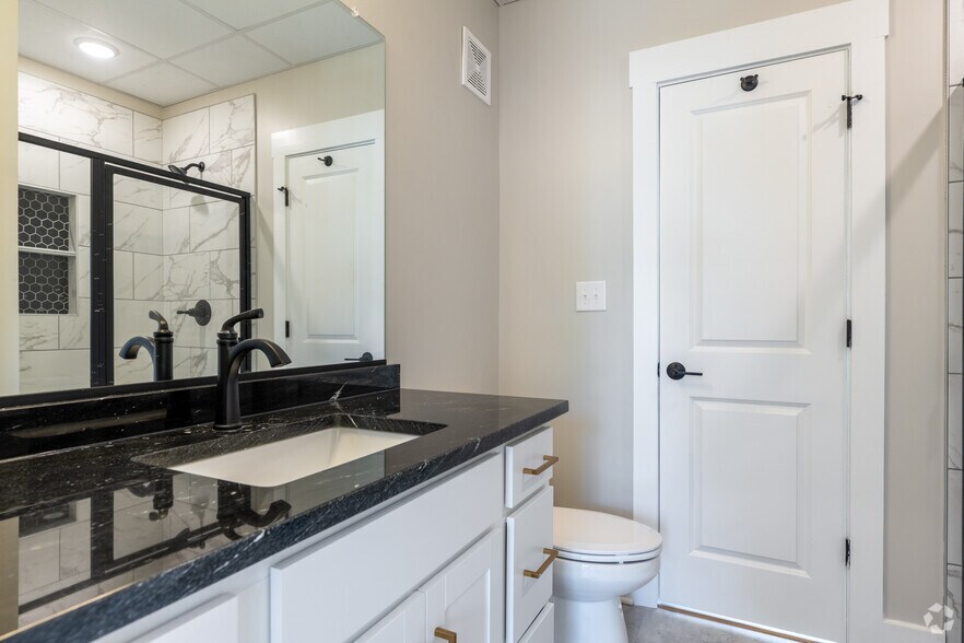 More Photos Of 1421 Bainbridge St, Richmond Apartments For Sale