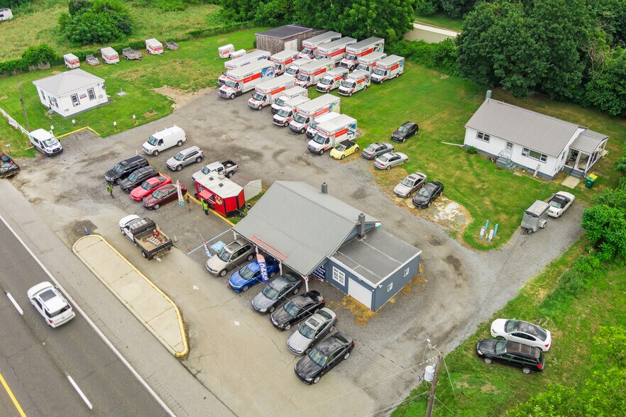 More Photos Of 2516-2518 N Dupont Pky, Middletown Freestanding For Sale