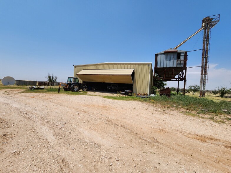 More Photos Of 1016 County Road E, Lamesa Land For Sale