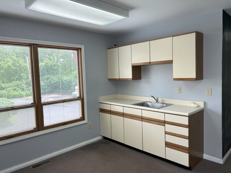 More Photos Of 1251 Nilles Rd, Fairfield Medical For Sale