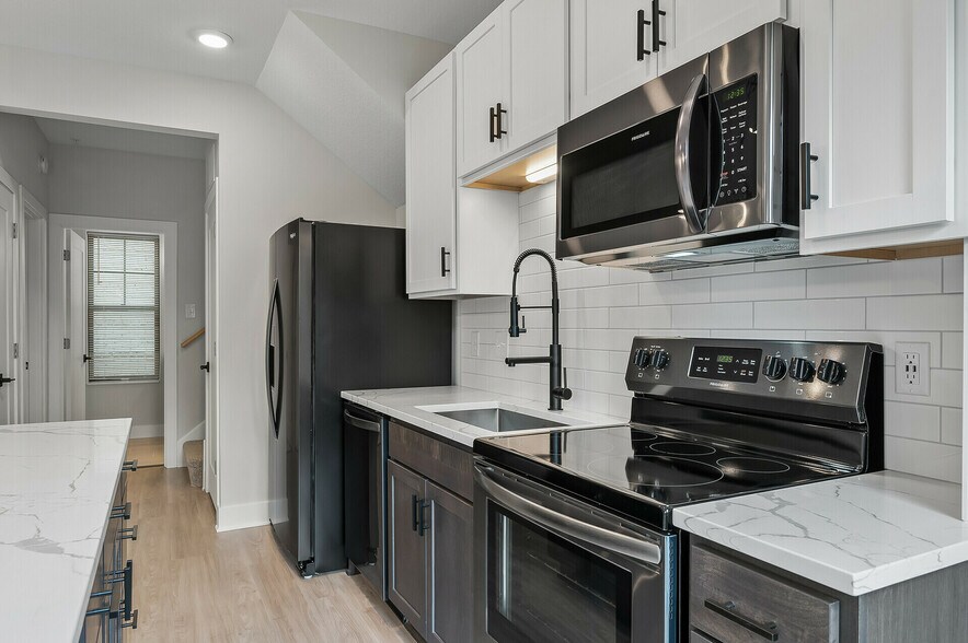 More Photos Of 2413 1st Ave S, Minneapolis Apartments For Sale