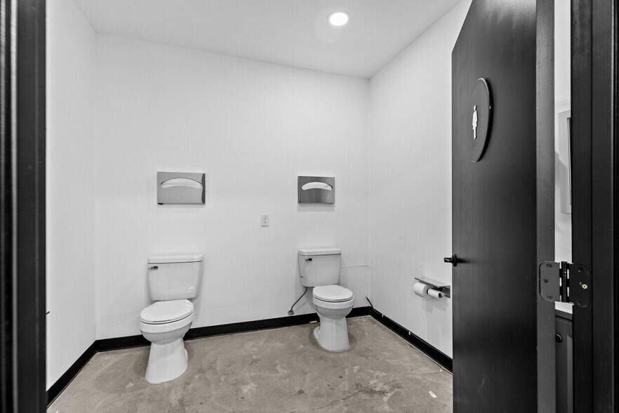 More Photos Of 9036 Winnetka Ave, Northridge Loft Creative Space For Lease