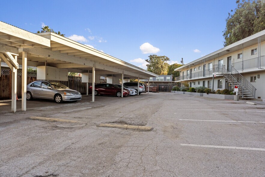 More Photos Of 655-663 Moorpark Way, Mountain View Apartments For Sale